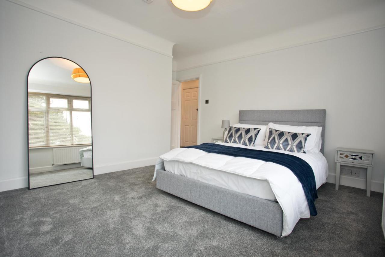 Beach Apartment In Sandbanks Poole Exterior photo